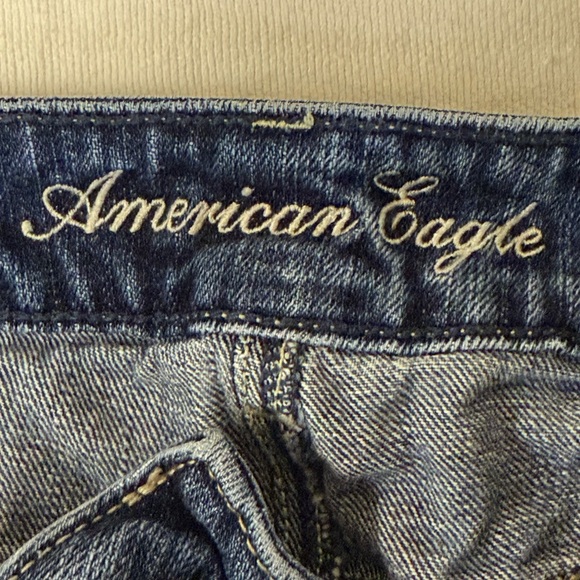 American Eagle Jeans Women's Distressed Blue Denim Shorts - Picture 4 of 5